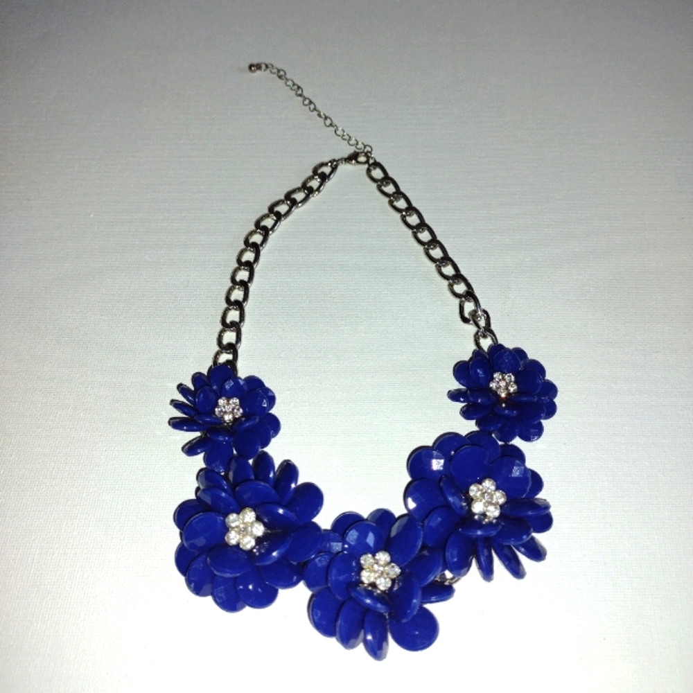 Flower necklace